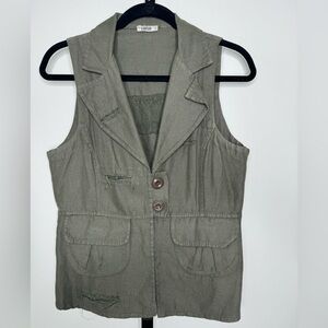 Luma Military Green Vest - Casual Comfort Meets Utility Style